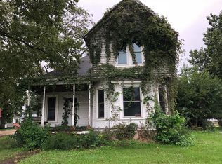 203 N Main St, Avon, IL 61415