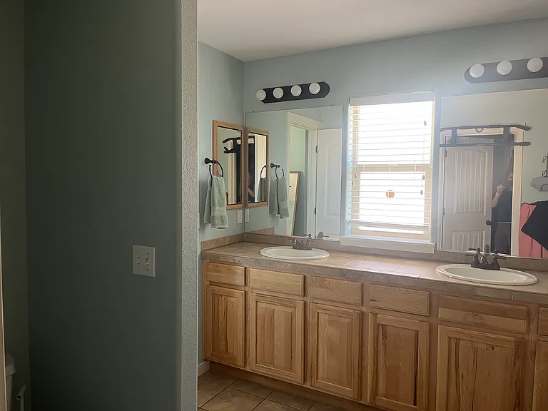 670 SE Glencoe Pl — Photo 18