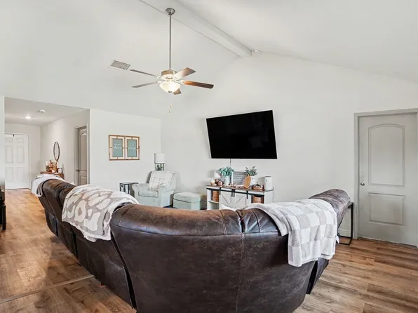 106 Patton Ln, Venus, TX 76084