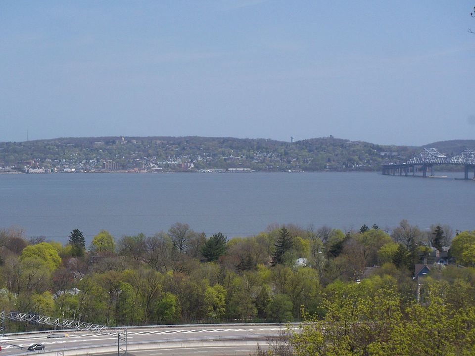 SPECTACULAR HUDSON RIVER VIEW