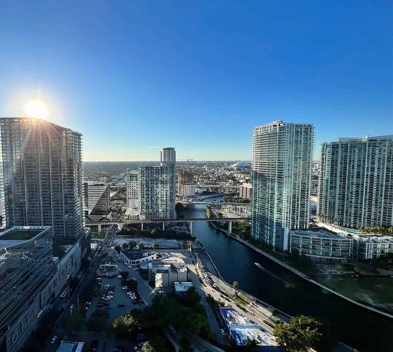 1 bed, 1.5 bath, 976 sqft, $4,500 — Photo 1