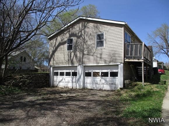 2nd image of 3022 E 1st St
