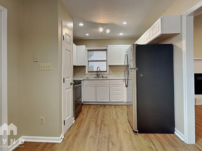 4521 Aviemore Cres — Photo 3