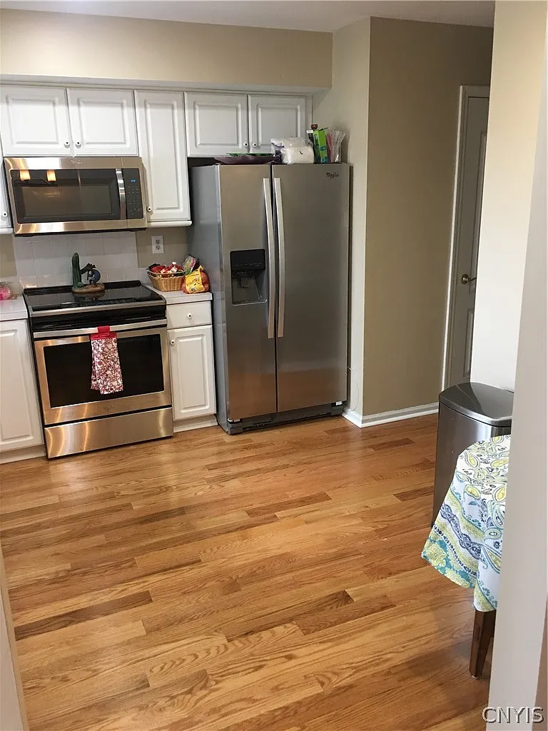2 bed, 1.5 bath, 1632 sqft, $3,100 — Photo 2