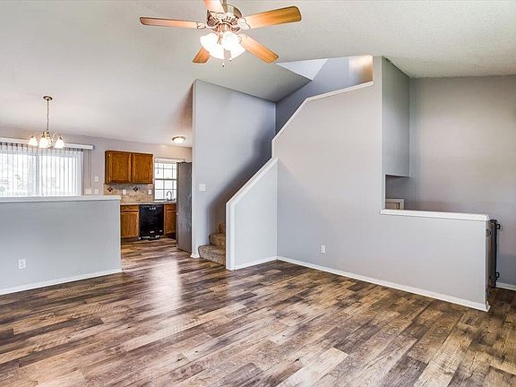 5th image of 229 W Village Lake Dr