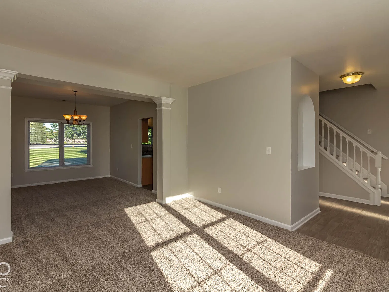 4 bed, 2.5 bath, 2184 sqft, $2,000 — Photo 2