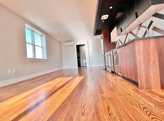 Rented by ERNY LLC | media 26