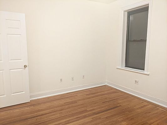 4th image of 3750 Olinville Ave #3B