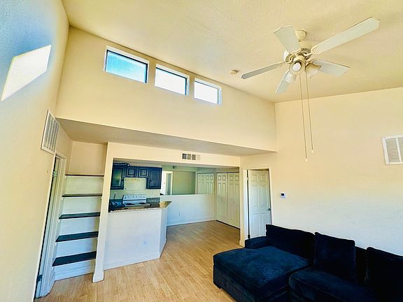 4th image of 5162 S Jones Blvd Unit 204