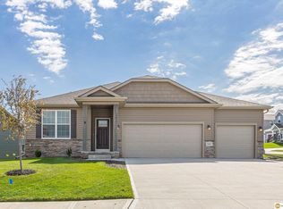 18461 Redwood St, Omaha, NE 68136