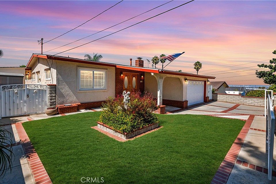 1st image of 1971 Caddington Dr