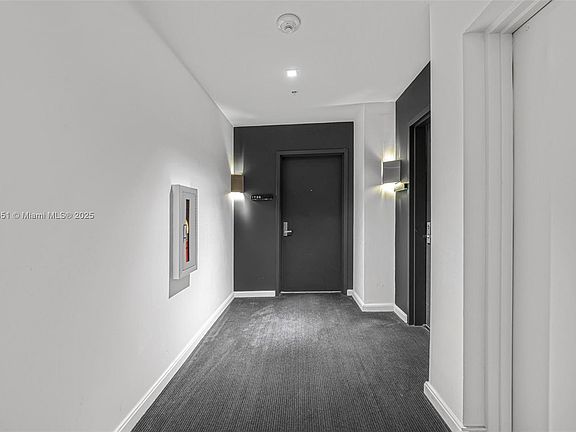 3rd image of 325 Biscayne Blvd #1726
