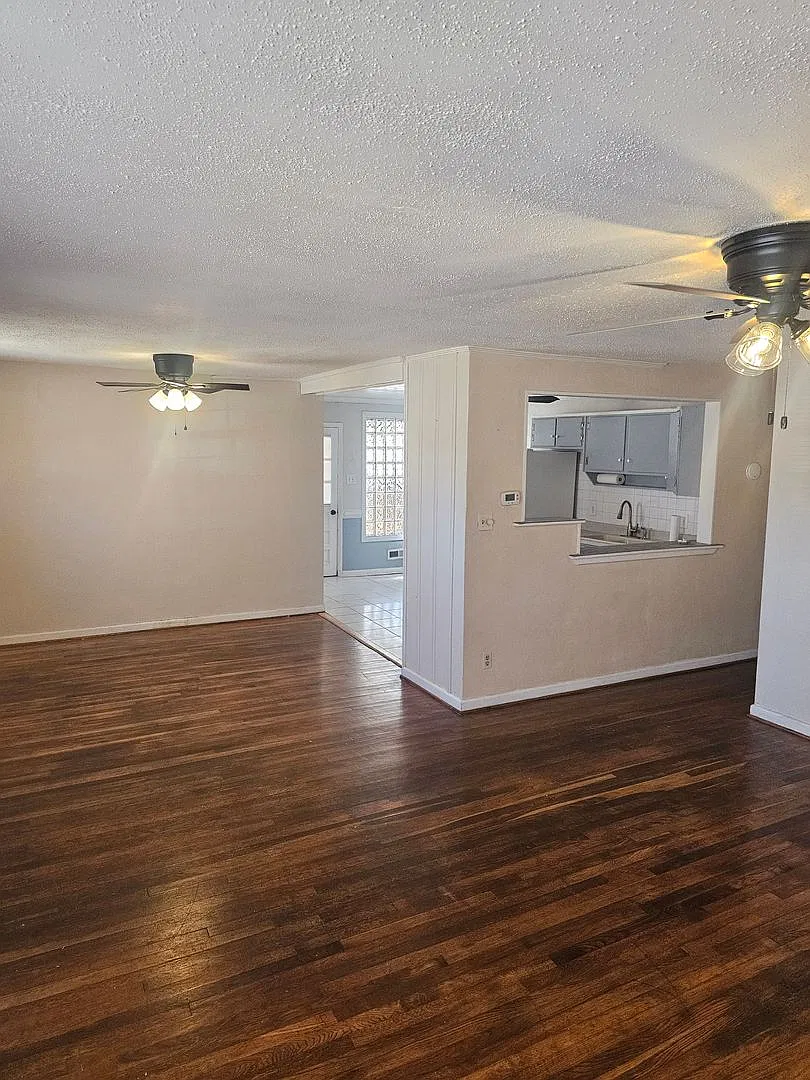8384 Capeview Ave — Photo 2