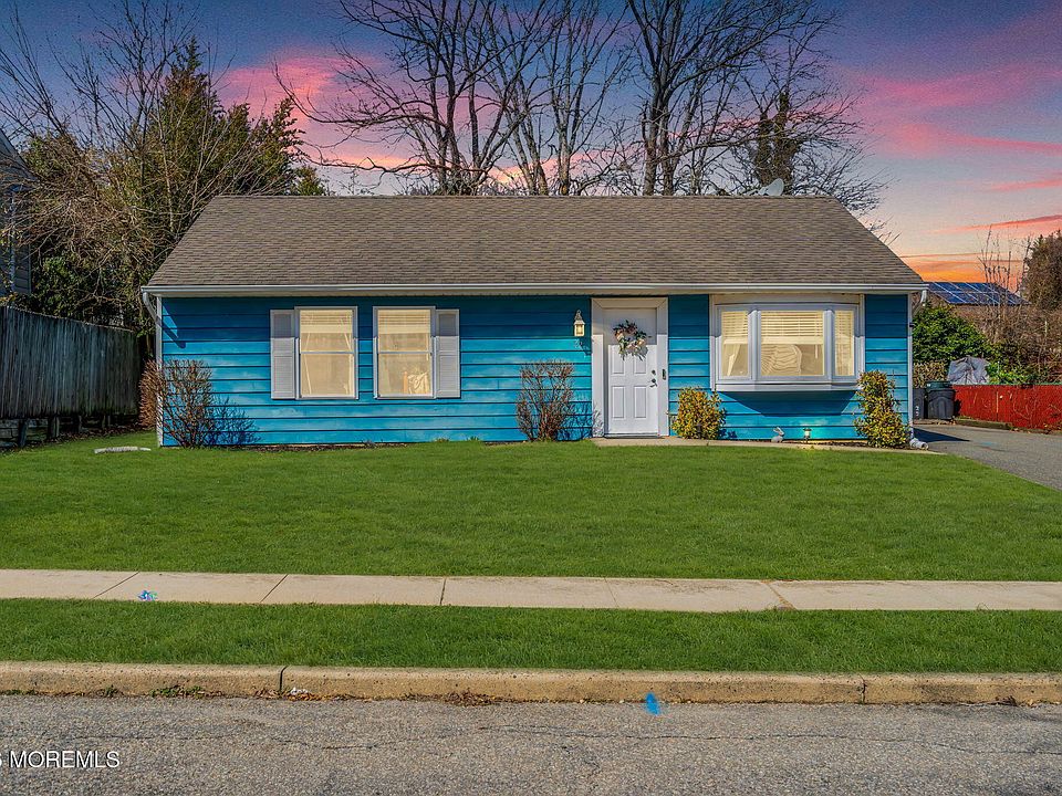 1st image of 22 Longboat Avenue