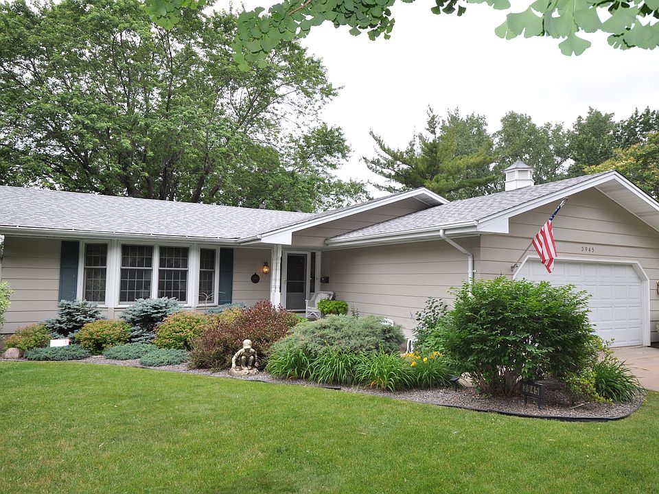2nd image of 3945 Crystal Lake Blvd