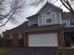 1976 Silver Lake Rd, Arlington Heights, IL 60004