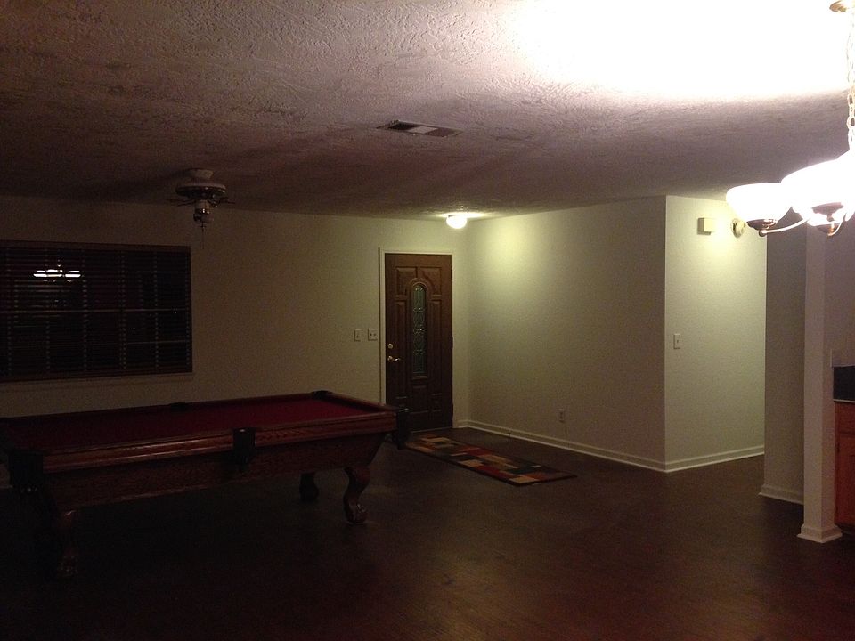 1st image of 15151 Thomas Dr