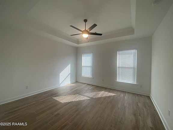 5th image of 407 Breck Ave