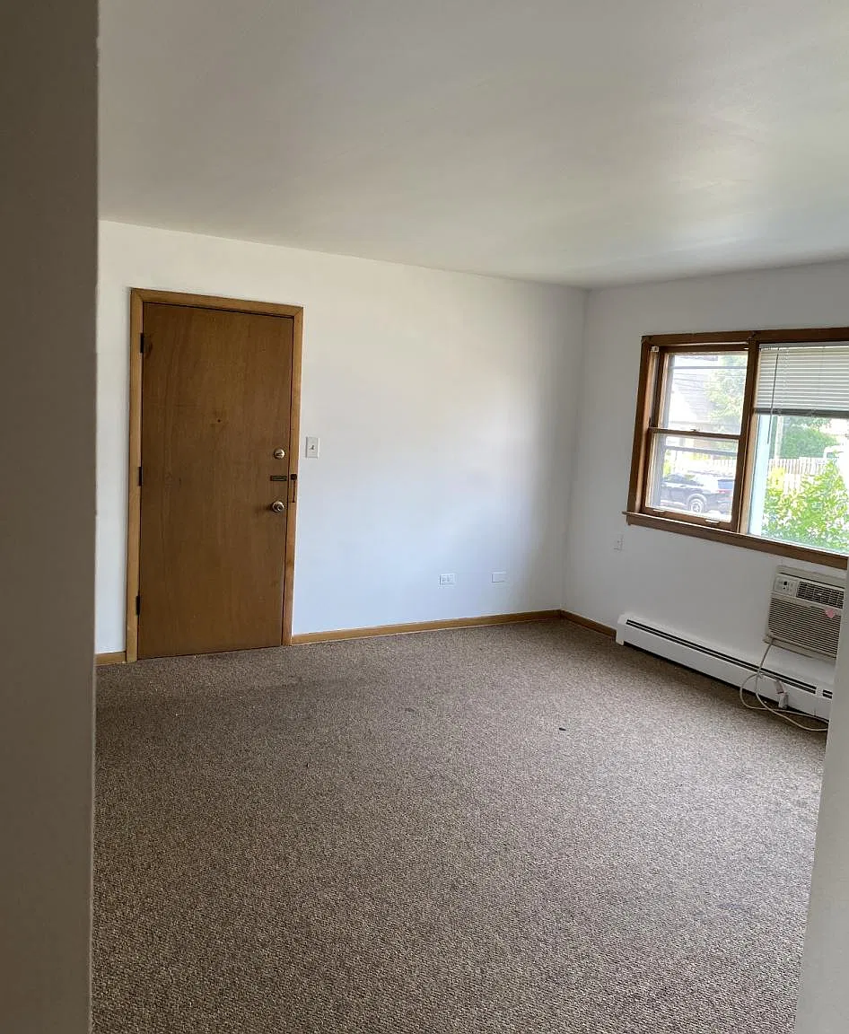 9121 W Grand Ave — Photo 2