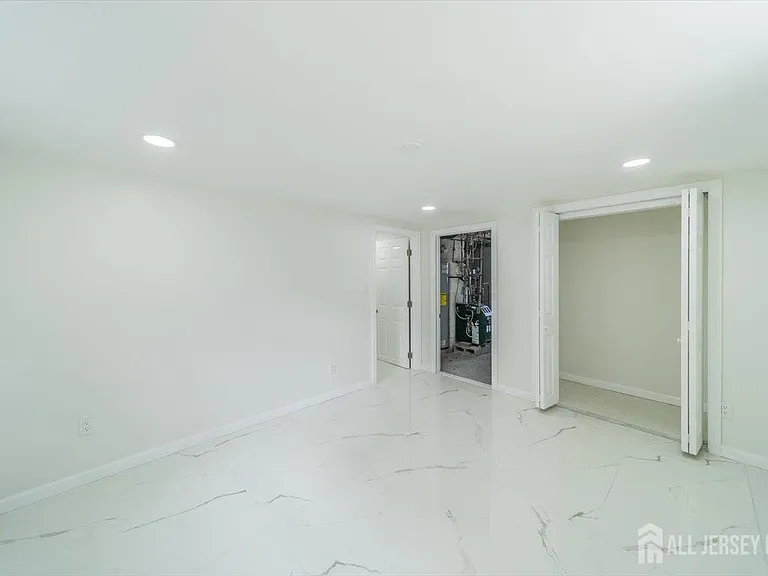 54 Bergen St #1 — Photo 22