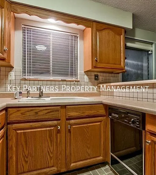 8023 E 88th St — Photo 11