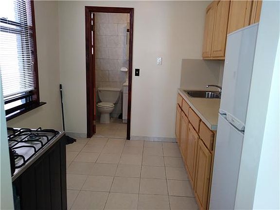 4th image of 2315 31st Ave APT 3F