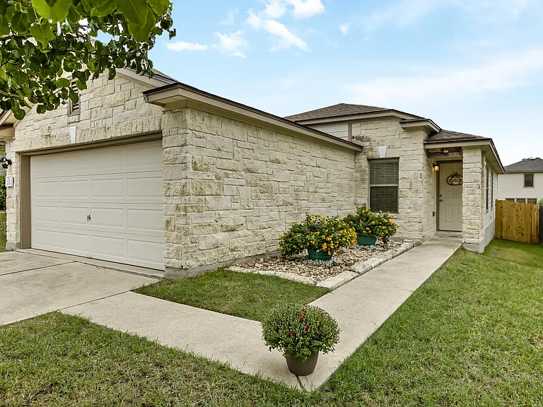 2322 Kuykendall Dr — Photo 3