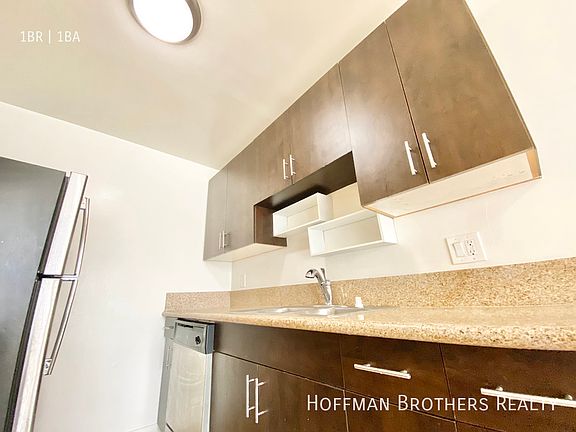 4th image of 1324 N Flores St #22