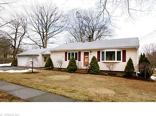 20 Applewood Ln, Milford, CT 06460