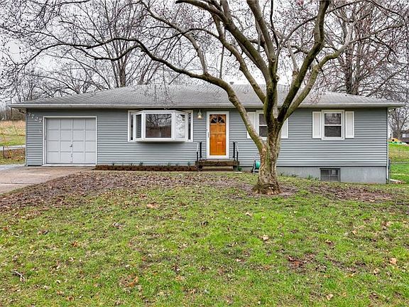 2nd image of 3727 N Brighton Ave