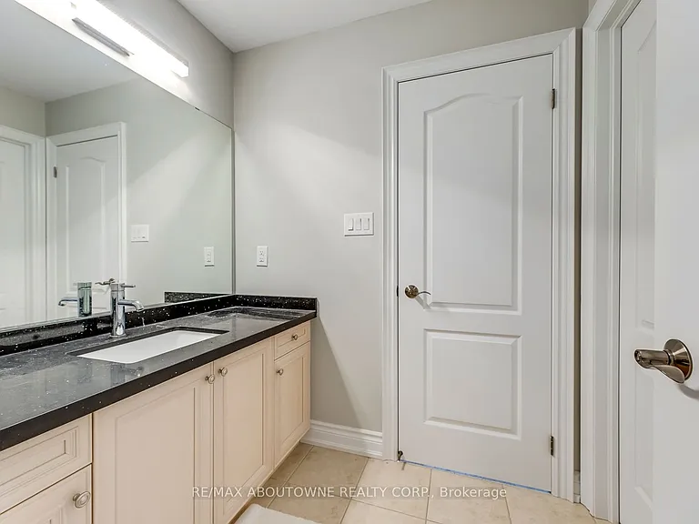 2481 Taylorwood Dr — Photo 34