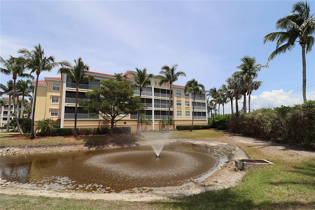 3 bed, 2.0 bath, 1768 sqft, $2,800 — Photo 2