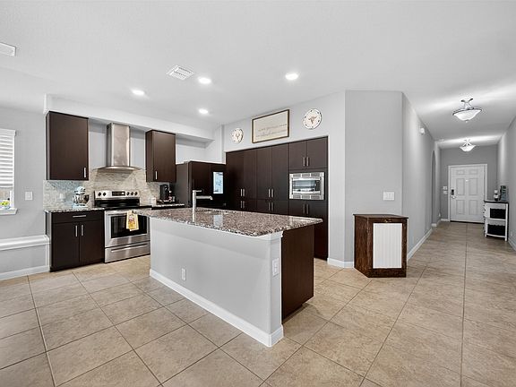 4th image of 809 Cloverwood Dr