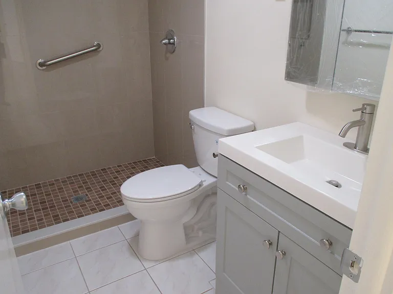 200 Lake Carol Dr — Photo 9
