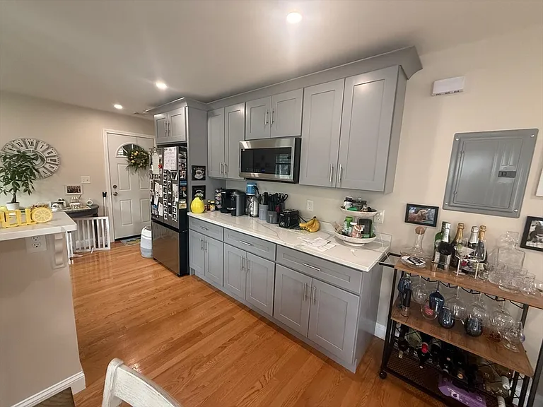 44 Ashland St #2F — Photo 26