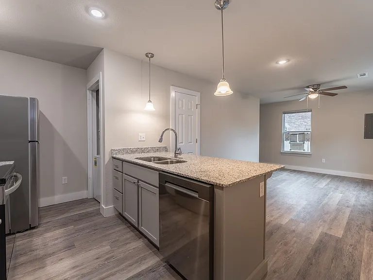 1374 N Porter Rd — Photo 3