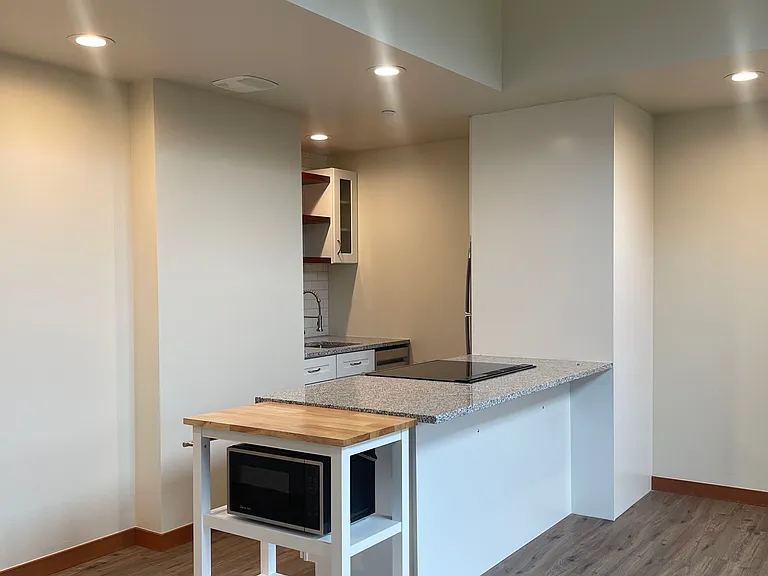 978 Vineyard Ln #200 — Photo 4