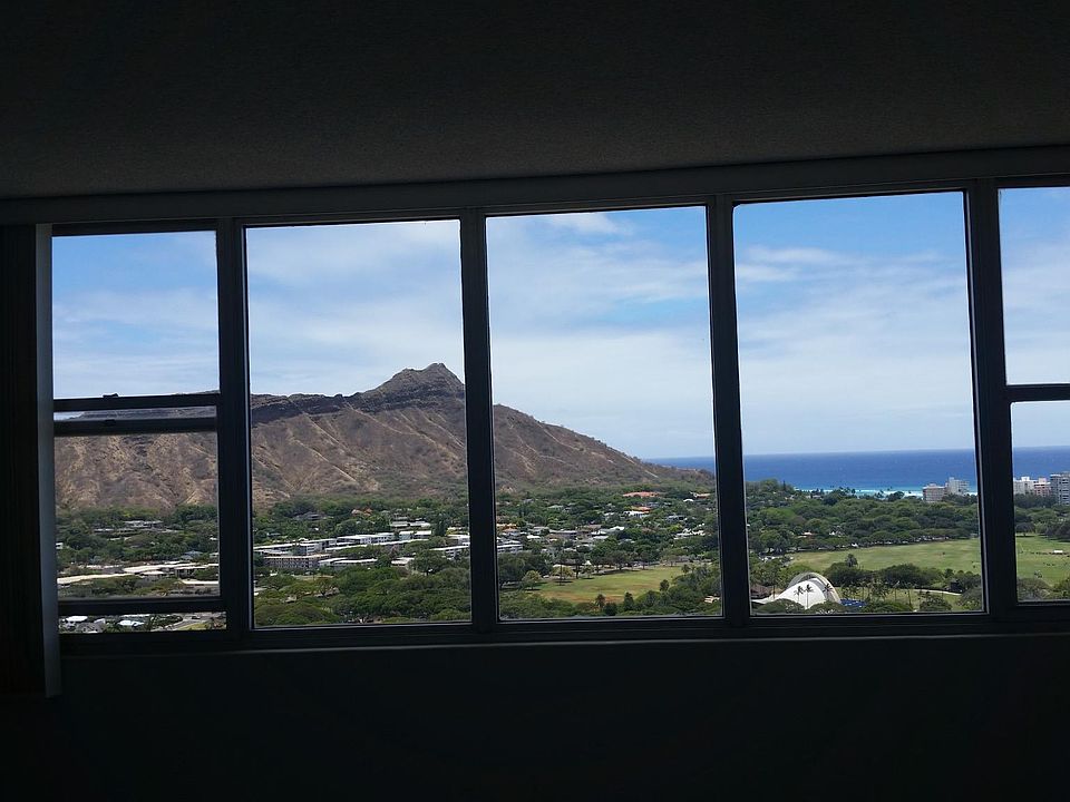 Diamond head view 2