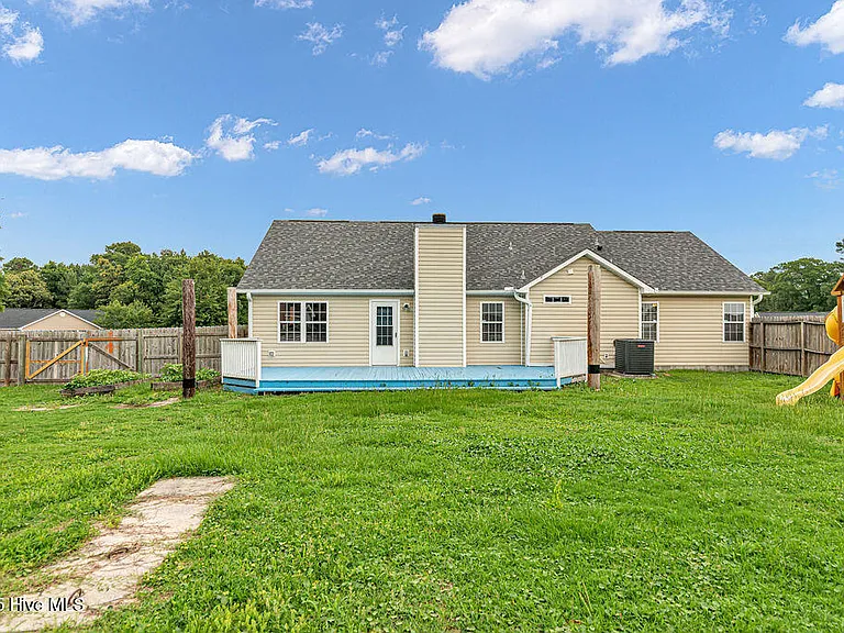 201 Ross Ct — Photo 34