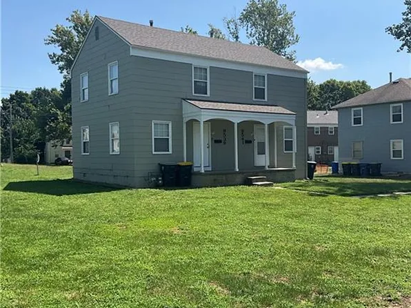 9541 Charlotte St, Kansas City, MO 64131