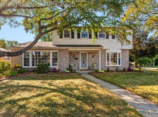 41363 Greenbriar Ln, Plymouth, MI 48170