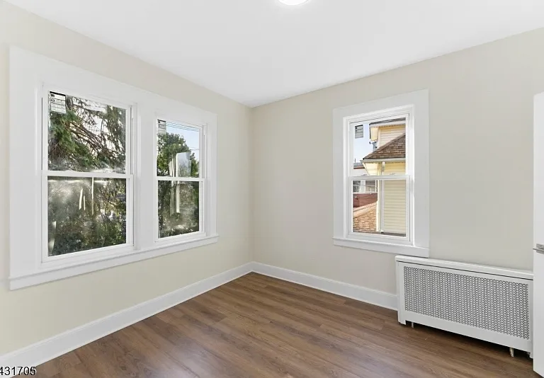 1 Bay Ave #3 — Photo 17
