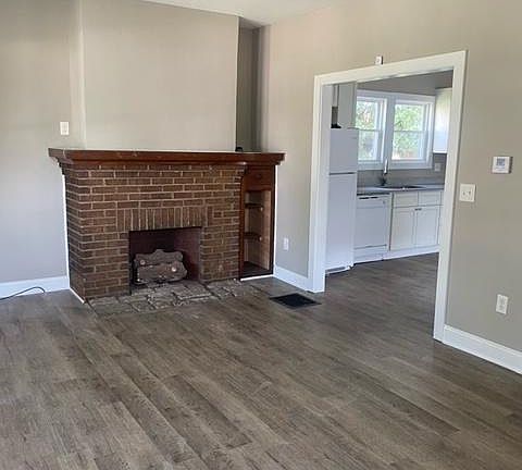 3rd image of 264 Dana Ave