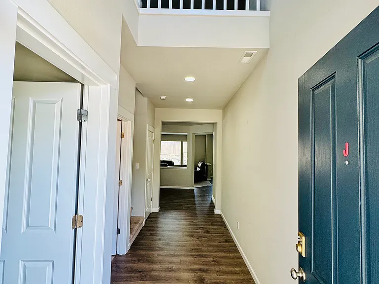 2839 84th Dr NE — Photo 3