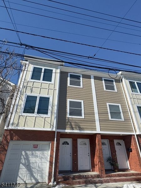 1st image of 485 S 18th St APT 2