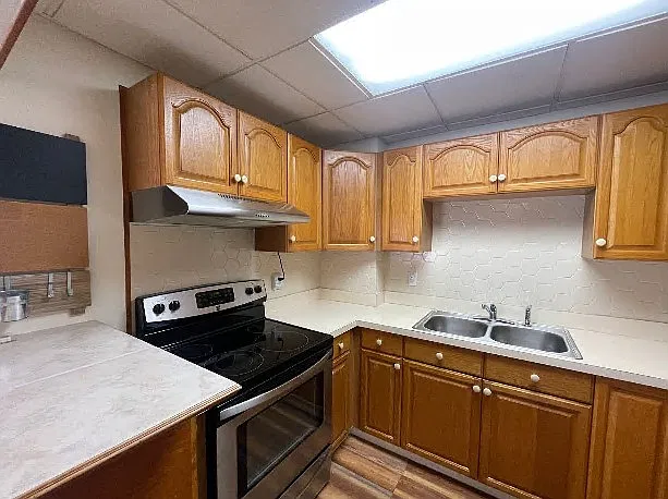 2 bed, 1004 sqft, $2,300 — Photo 4
