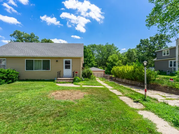 1716 Court St, McHenry, IL 60050