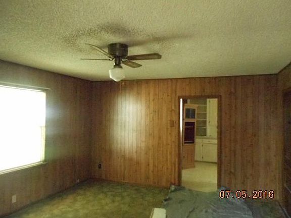 4th image of 304 S 2nd St