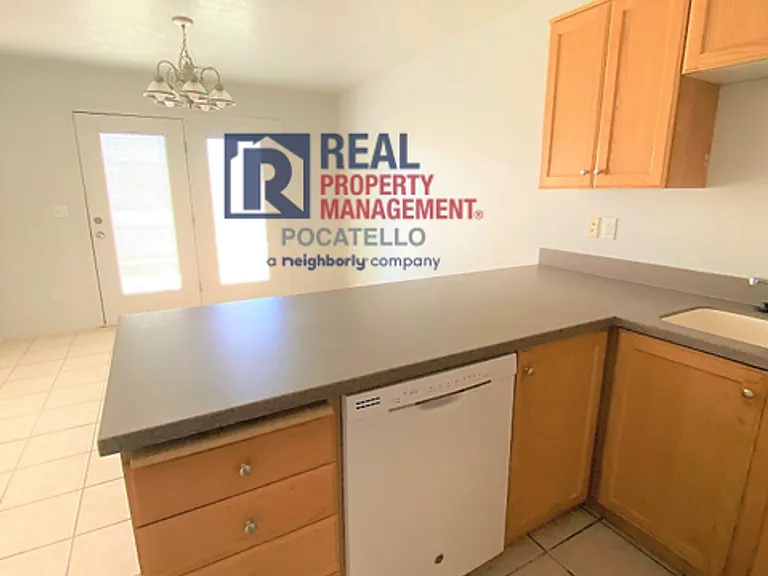 414B Pheasant Ridge Dr — Photo 4