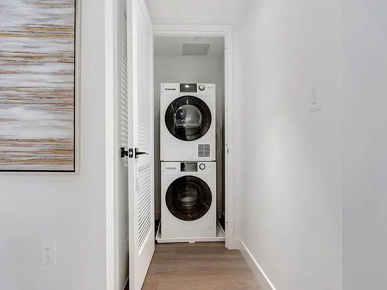 350 45th St #5D — Photo 7